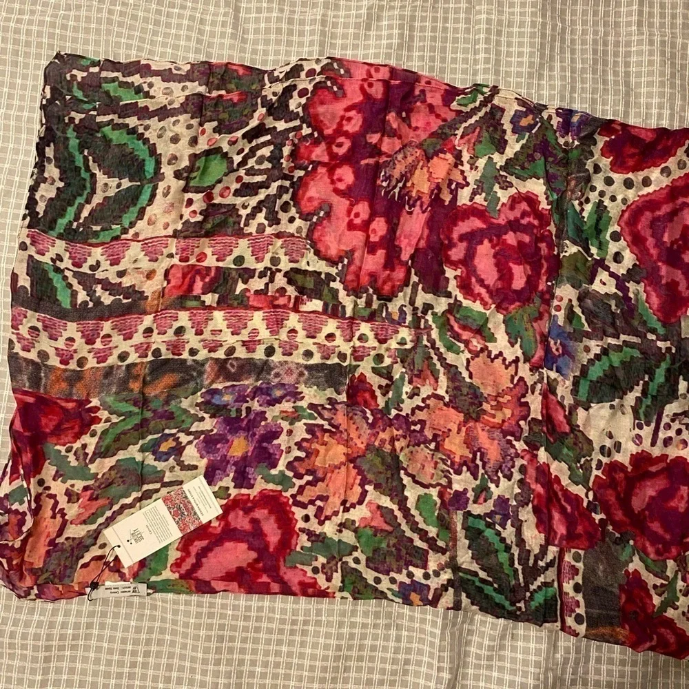 Front Row Society Oblong Digital Floral Pink/Rose Scarf 28” x 80” (FW)